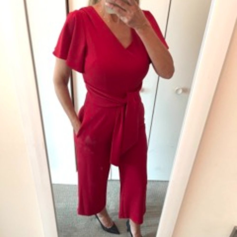 TAHARI Short Flutter Sleeve Red Knot Jumpsuit SIZE 2